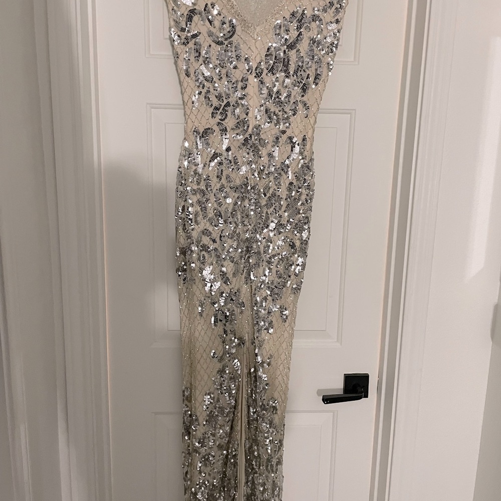 Gorgeous Designer Parker Black Hand Sewn Beaded Sequin Gown - Picture 4 of 10